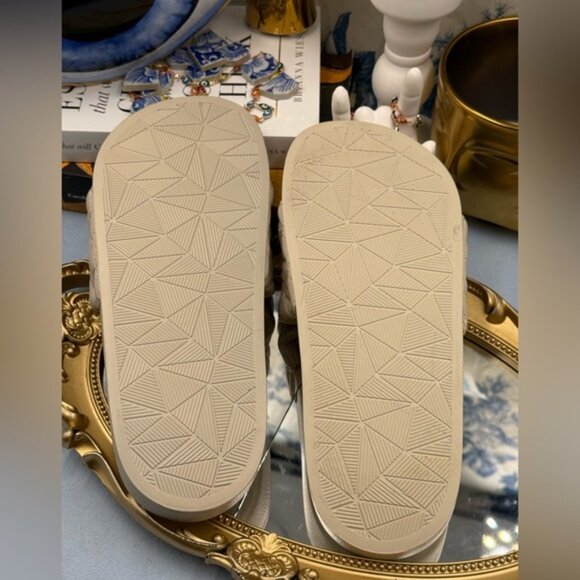 🆕 KURT GEIGER LONDON 🧿 NWOB Meena Eagle Quilted Slide, Bone - Sz 39 US 8.5 - Picture 10 of 11